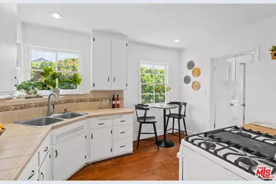 11630 Chanera Ave, Hawthorne, CA 90250 - Photo 11