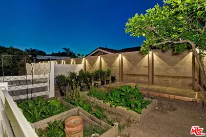 8730 Encino Ave, Los Angeles, CA 91325 - Photo 31