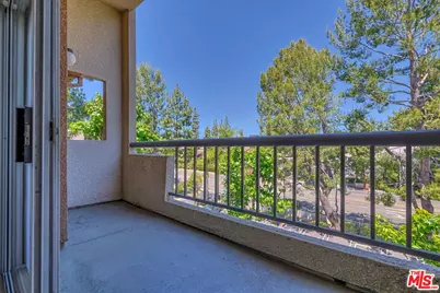21500 Burbank Blvd #329, Woodland Hills, CA 91367 - Photo 21