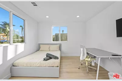 1029 Lord St, Los Angeles, CA 90033 - Photo 15
