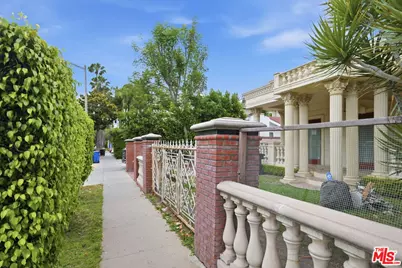 621 Westbourne Dr, West Hollywood, CA 90069 - Photo 17