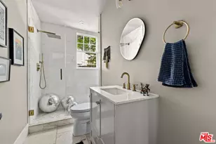 2248 S Hobart Blvd, Los Angeles, CA 90018 - Photo 9