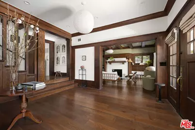2248 S Hobart Blvd, Los Angeles, CA 90018 - Photo 3