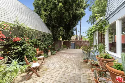 2248 S Hobart Blvd, Los Angeles, CA 90018 - Photo 49
