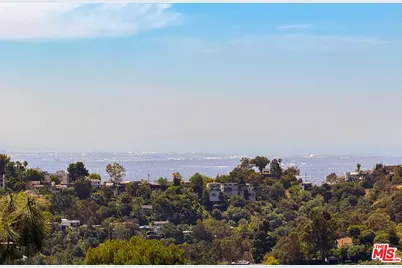2393 Mount Olympus Dr, Los Angeles, CA 90046 - Photo 23