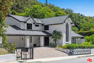 1060 Chantilly Rd, Los Angeles, CA 90077 - Photo 1