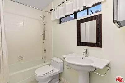 1060 Chantilly Rd, Los Angeles, CA 90077 - Photo 35