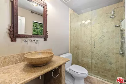 1060 Chantilly Rd, Los Angeles, CA 90077 - Photo 33