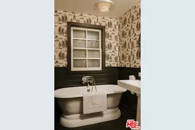 2015 Nichols Canyon Rd, Los Angeles, CA 90046 - Photo 19