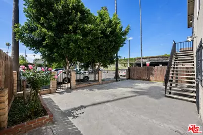 347 W 67th St, Los Angeles, CA 90003 - Photo 5