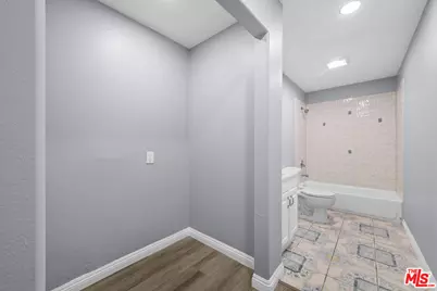347 W 67th St, Los Angeles, CA 90003 - Photo 35