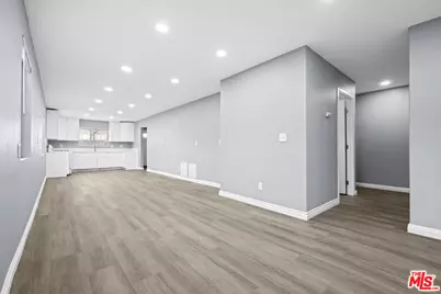 347 W 67th St, Los Angeles, CA 90003 - Photo 9