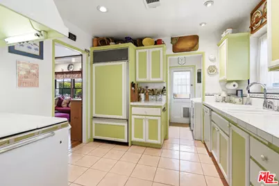 13025 Hartsook St, Sherman Oaks, CA 91423 - Photo 15