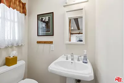 13025 Hartsook St, Sherman Oaks, CA 91423 - Photo 17