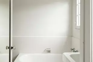 2320 N Beachwood Dr, Los Angeles, CA 90068 - Photo 29