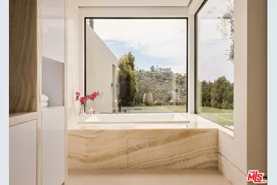 2700 Woodstock Rd, Los Angeles, CA 90046 - Photo 25