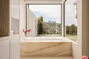 2700 Woodstock Rd, Los Angeles, CA 90046 - Photo 25