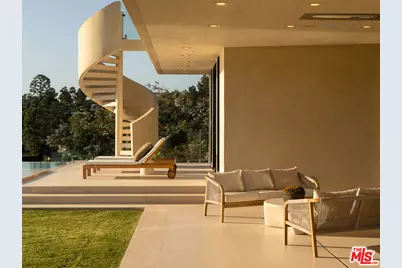 2700 Woodstock Rd, Los Angeles, CA 90046 - Photo 13