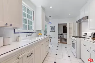 2872 Westshire Dr, Los Angeles, CA 90068 - Photo 11