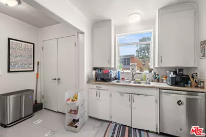 9232 S 8th Ave, Inglewood, CA 90305 - Photo 15