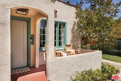 1961 Queensberry Rd, Pasadena, CA 91104 - Photo 3