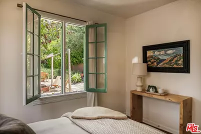 1961 Queensberry Rd, Pasadena, CA 91104 - Photo 19