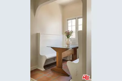 1961 Queensberry Rd, Pasadena, CA 91104 - Photo 11