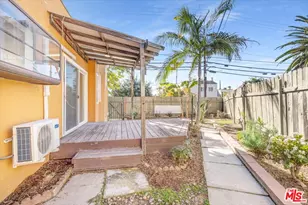 1185 S Tremaine Ave, Los Angeles, CA 90019 - Photo 43