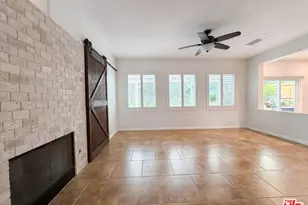 28441 Silverking Trail, Santa Clarita, CA 91390 - Photo 3