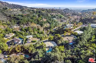 2436 Arbutus Dr, Los Angeles, CA 90049 - Photo 23