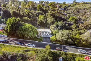 2436 Arbutus Dr, Los Angeles, CA 90049 - Photo 29