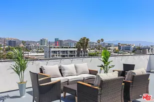 935 N Hudson Ave, Los Angeles, CA 90038 - Photo 1