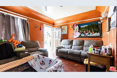 853 E 112th St, Los Angeles, CA 90059 - Photo 9