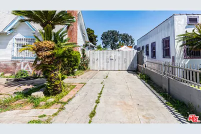 853 E 112th St, Los Angeles, CA 90059 - Photo 23
