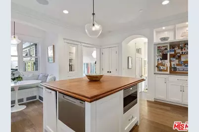 821 Amoroso Pl, Venice, CA 90291 - Photo 15
