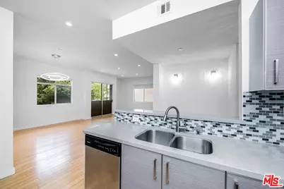 966 S St Andrews Pl #104, Los Angeles, CA 90019 - Photo 7