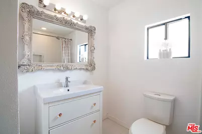 2843 S Holt Ave, Los Angeles, CA 90034 - Photo 15