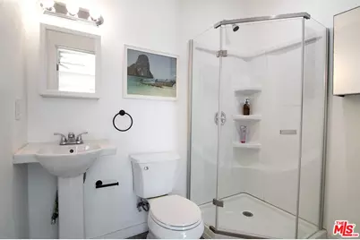 2843 S Holt Ave, Los Angeles, CA 90034 - Photo 23