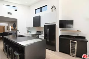 2843 S Holt Ave, Los Angeles, CA 90034 - Photo 9