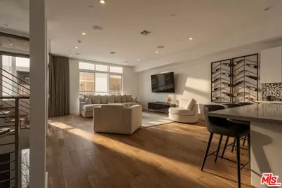 6728 W Hepburn Way, Los Angeles, CA 90038 - Photo 13