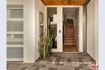 6728 W Hepburn Way, Los Angeles, CA 90038 - Photo 3
