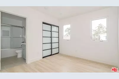 2209 6th Ave, Los Angeles, CA 90018 - Photo 31