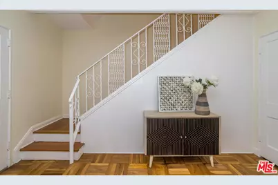 5383 Village Grn, Los Angeles, CA 90016 - Photo 11