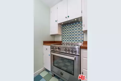 5383 Village Grn, Los Angeles, CA 90016 - Photo 9