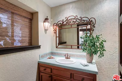 24656 Blue Dane Ln, Malibu, CA 90265 - Photo 15