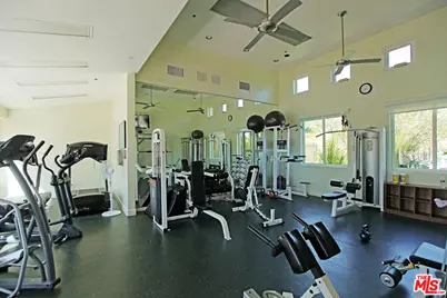 1626 Chastain Pkwy, Pacific Palisades, CA 90272 - Photo 15