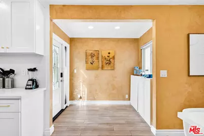 5910 W 77th Pl, Los Angeles, CA 90045 - Photo 23