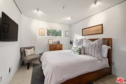 24 Eastwind St #2, Marina del Rey, CA 90292 - Photo 23