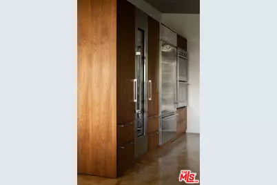 2825 La Cuesta Dr, Los Angeles, CA 90046 - Photo 13