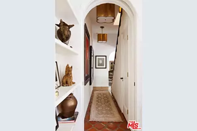 2556 Aberdeen Ave, Los Angeles, CA 90027 - Photo 29